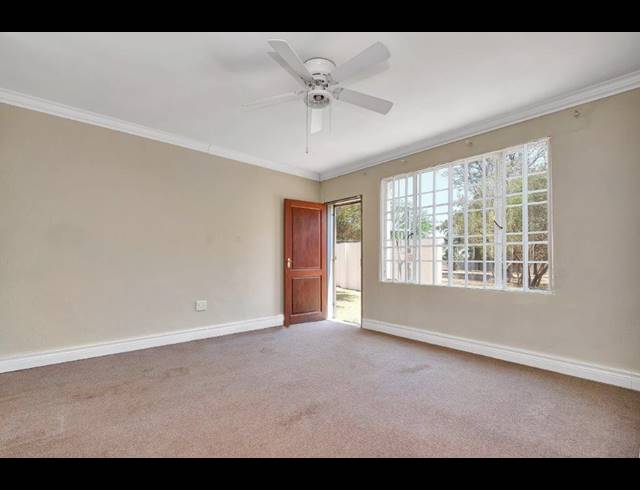 3 BEDROOM EQUESTRIAN PROPERTY TO LET IN CHARTWELL